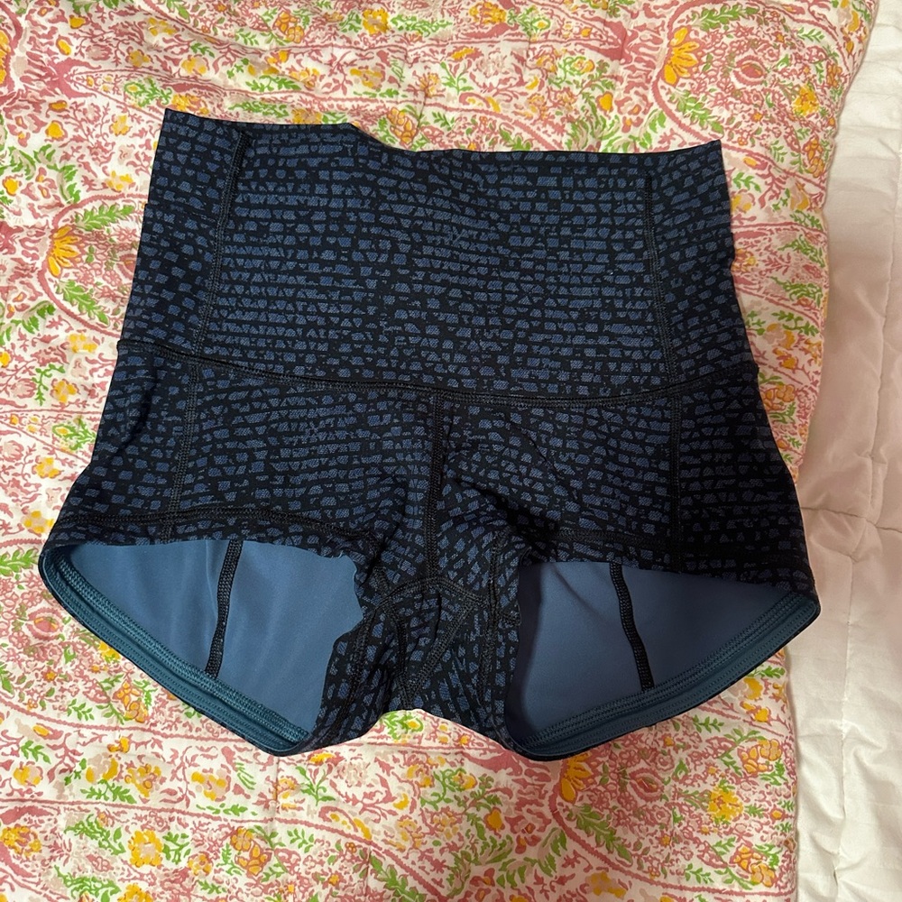 Lululemon In Movement High Rise Short - Picture 2 of 2
